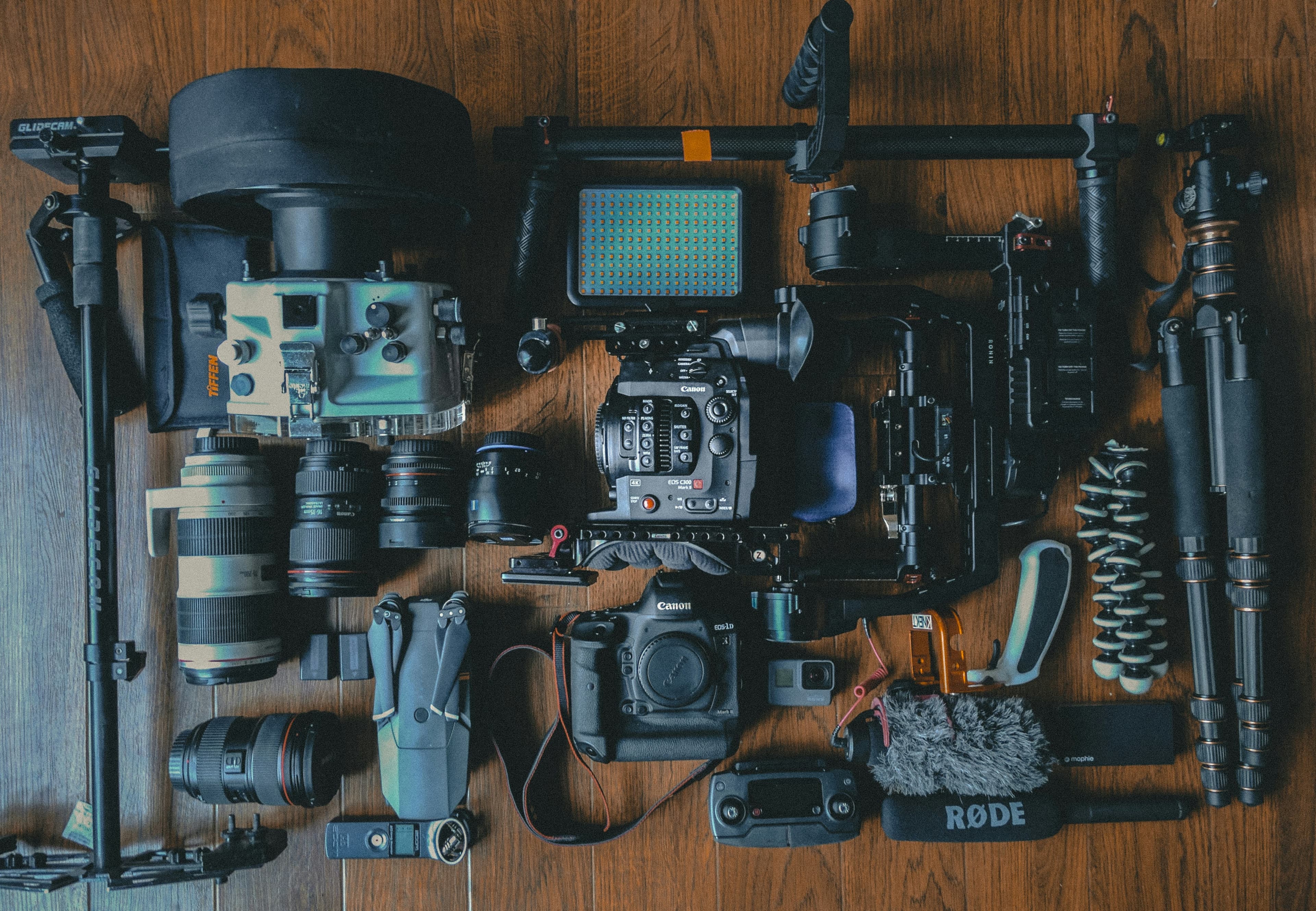 Photography & <1>Videography</1> Service